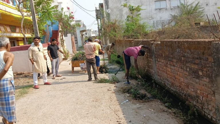 नगर पालिका अध्यक्ष रोहित शुक्ला ने किया वार्ड का निरीक्षण, कचरा प्रबंधन और स्ट्रीट लाइट को लेकर दिए सख्त निर्देश