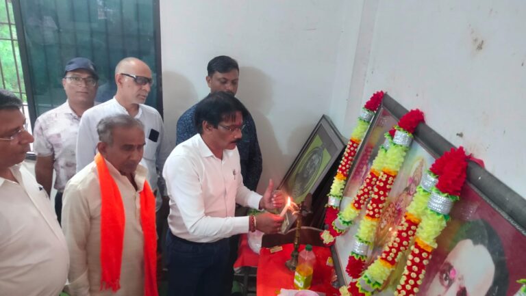 भाजपा कार्यालय में श्रद्धांजलि सभा, कार्यकर्ताओं ने दी डॉ. श्यामा प्रसाद मुखर्जी को श्रद्धांजलि