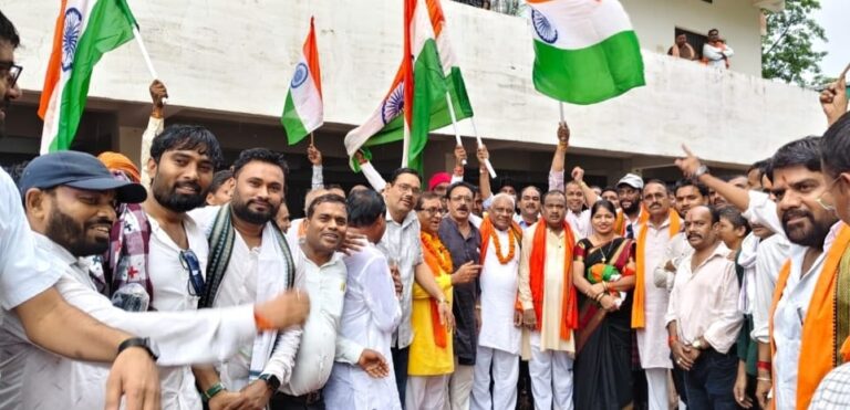 मोर तिरंगा मोर अभिमान अभियान के तहत मुंगेली में भव्य तिरंगा यात्रा, विधायक पुन्नूलाल मोहले के नेतृत्व में देशभक्ति का जोश